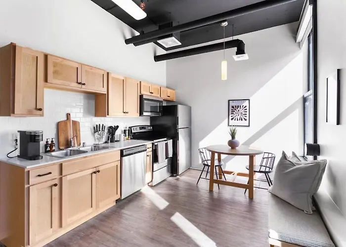 Designer Loft Downtown With Wifi 210