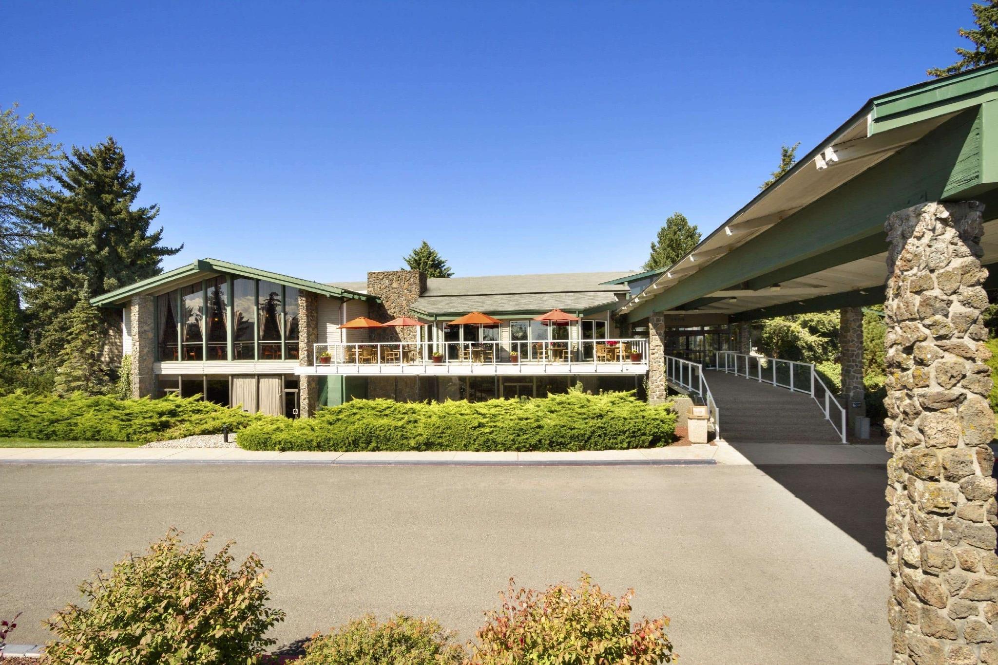 Ramada By Wyndham Airport Hotel