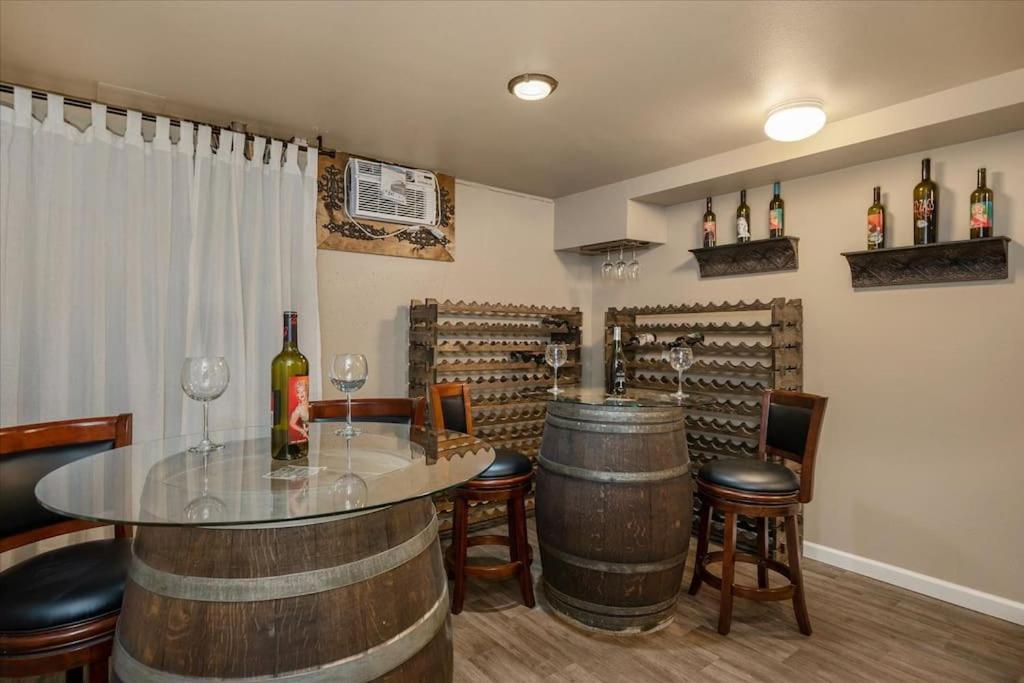 Holiday home Theatrical Escape South Hill Near Downtown Spokane