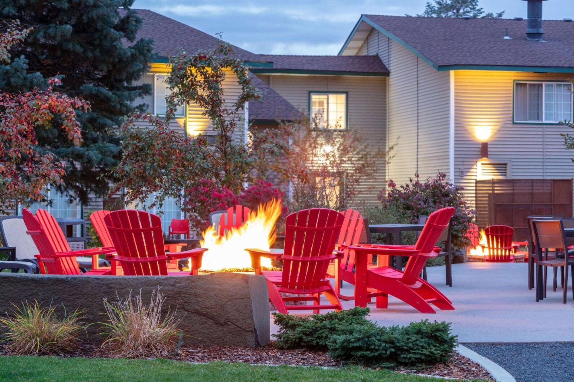 Ramada By Wyndham Airport 3*