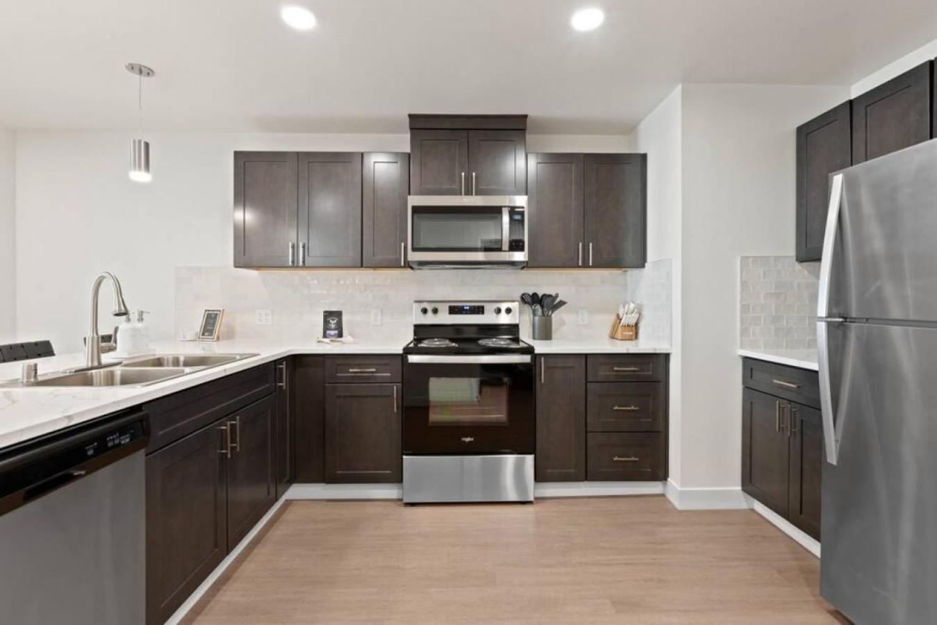 Walk To Riverfront Park! Downtown Gem W Pool Table 404 * Spokane