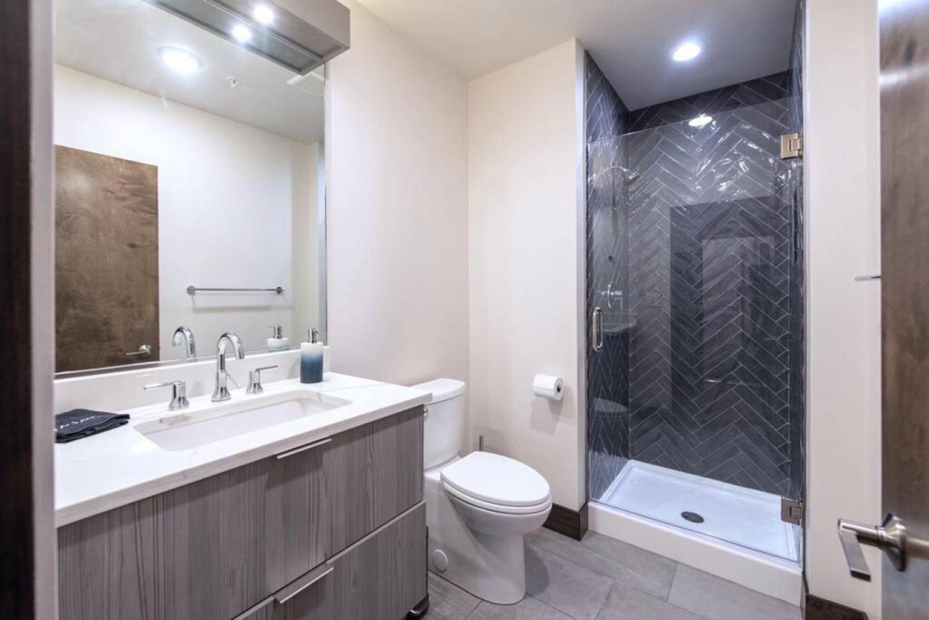 Apartment Historic Downtown Loft With King Bed And Wifi *