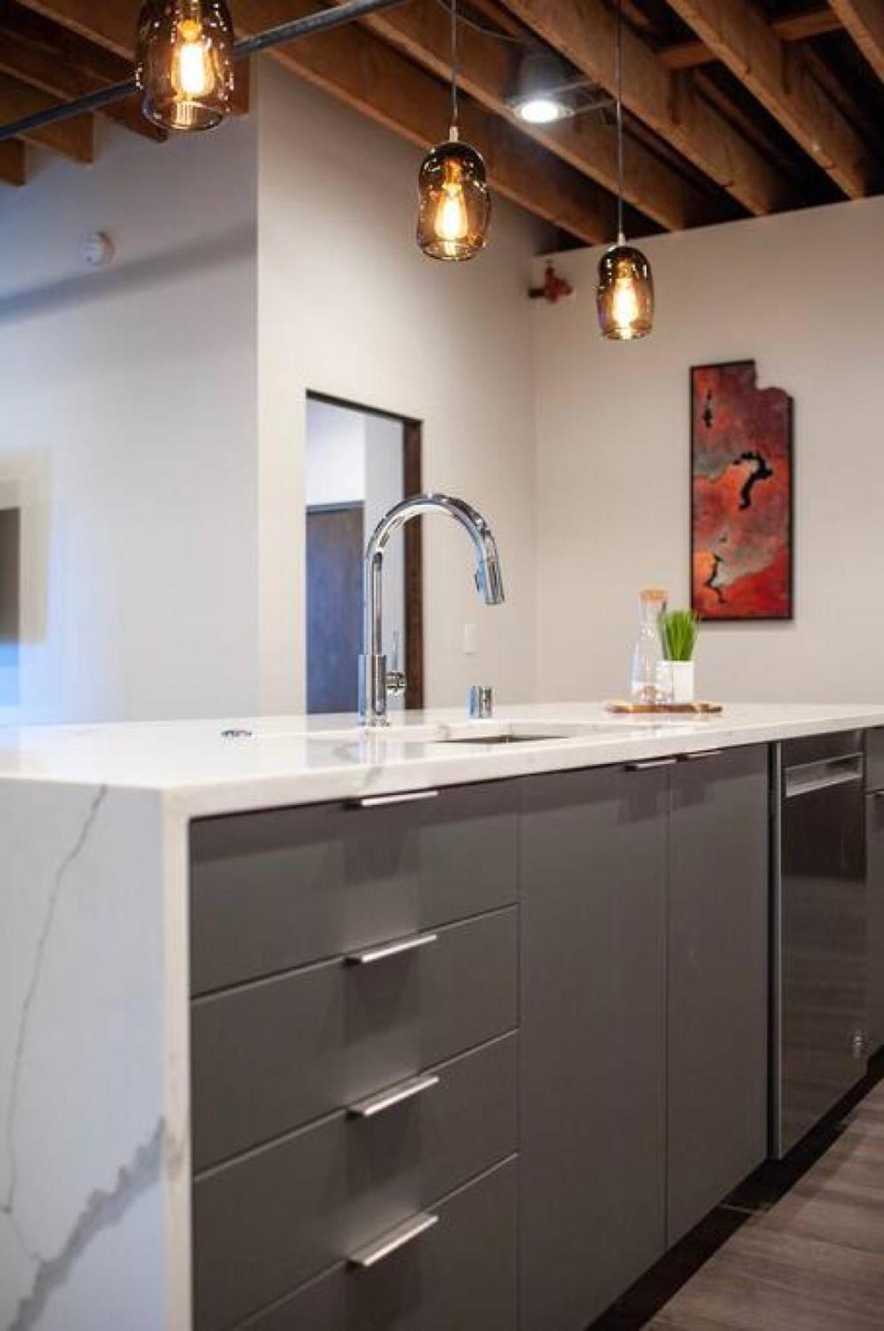 Historic Downtown Loft With King Bed And Wifi Apartment